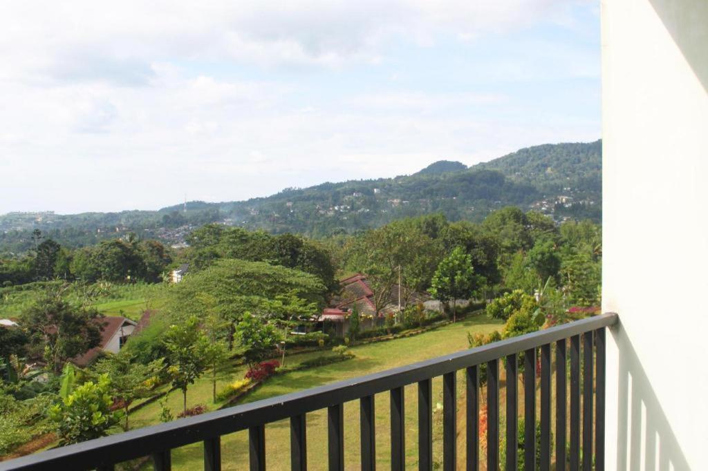 Hotel Graha Widjaja Puncak Exterior foto